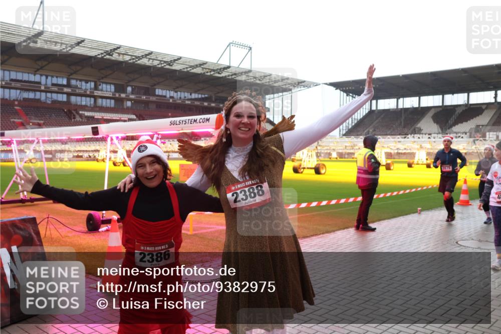 07.12.2025 - St. Pauli X-Mass-Run No. 15 Luisa Fischer http://msf.ph/oto/9382975 07.12.2025 11:24:45 Ziel 2386, 2388, 2875, 4, 672, 813, 1320, 1752, 1773, 2386, 2388, 2399, 2400, 2402, 2448, 2480, 2605, 2606, 2814, 2852, 2875, 2881, 3092, 3194, 3361, 4840, 4841 meine-sportfotos.de