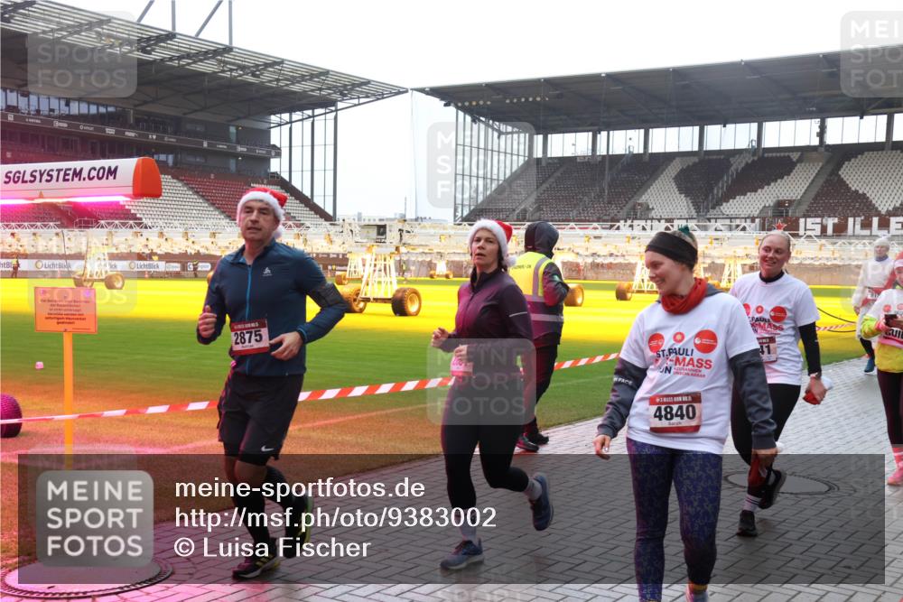 07.12.2025 - St. Pauli X-Mass-Run No. 15 Luisa Fischer http://msf.ph/oto/9383002 07.12.2025 11:24:47 Ziel 4, 2875, 5, 4840, 41, 672, 813, 1320, 1752, 1773, 2386, 2388, 2399, 2400, 2402, 2448, 2480, 2605, 2606, 2814, 2852, 2875, 2881, 3092, 3194, 3361, 4840, 4841 meine-sportfotos.de