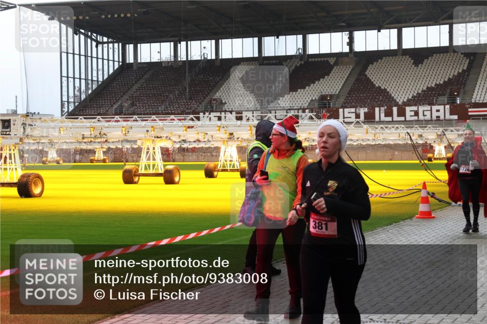 07.12.2025 - St. Pauli X-Mass-Run No. 15 Luisa Fischer http://msf.ph/oto/9383008 07.12.2025 10:51:31 Ziel 381, 249, 381, 564, 769, 1093, 1691, 1726, 1729, 1730, 2737, 2738, 2763, 3199, 3342, 4535, 4537, 4760, 4881 meine-sportfotos.de