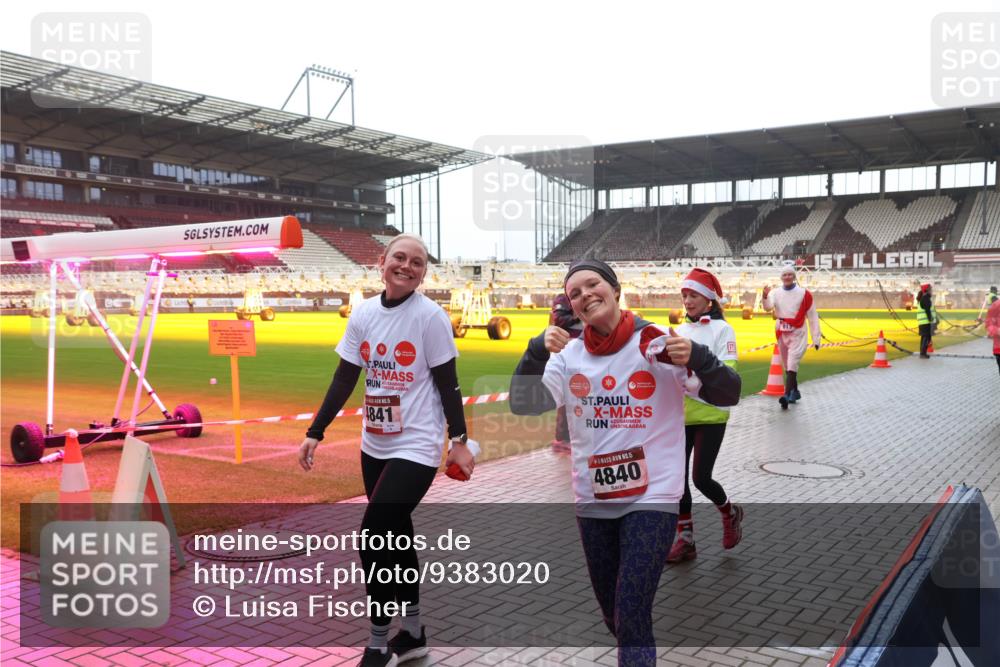 07.12.2025 - St. Pauli X-Mass-Run No. 15 Luisa Fischer http://msf.ph/oto/9383020 07.12.2025 11:24:50 Ziel 4841, 15, 4840, 672, 813, 1320, 1346, 1752, 1773, 2386, 2388, 2399, 2400, 2402, 2448, 2480, 2605, 2606, 2814, 2852, 2859, 2869, 2875, 2881, 3092, 3193, 3194, 3195, 3361, 4840, 4841 meine-sportfotos.de