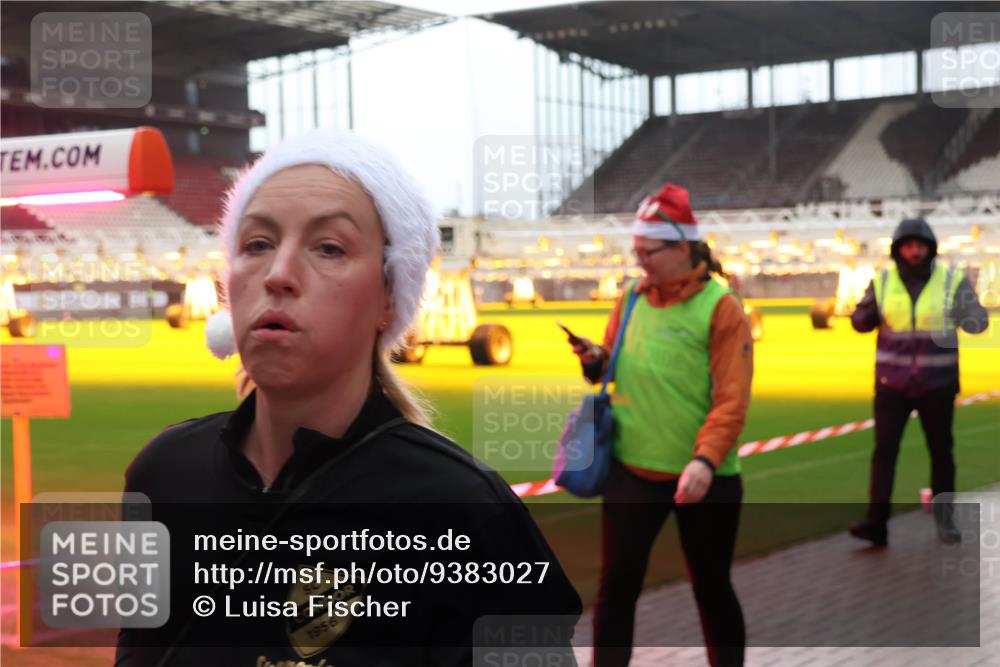 07.12.2025 - St. Pauli X-Mass-Run No. 15 Luisa Fischer http://msf.ph/oto/9383027 07.12.2025 10:51:33 Ziel 1956, 249, 381, 564, 769, 1093, 1691, 1726, 1729, 1730, 2737, 2738, 2763, 3199, 3342, 4535, 4537, 4760, 4881 meine-sportfotos.de