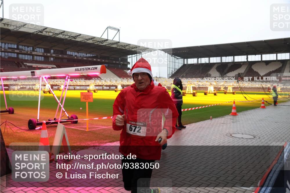 07.12.2025 - St. Pauli X-Mass-Run No. 15 Luisa Fischer http://msf.ph/oto/9383050 07.12.2025 11:24:55 Ziel 00, 15, 672, 1, 672, 705, 813, 1320, 1346, 1384, 1427, 1752, 1773, 2386, 2388, 2399, 2400, 2402, 2448, 2480, 2605, 2606, 2852, 2859, 2869, 2875, 2881, 3092, 3193, 3194, 3195, 3306, 3361, 4632, 4840, 4841 meine-sportfotos.de