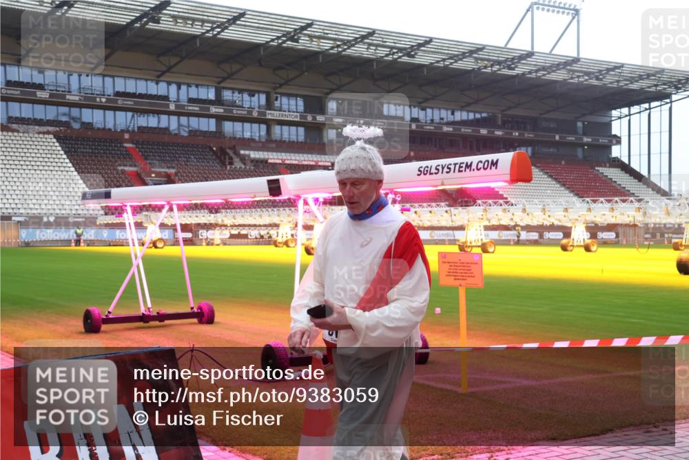 07.12.2025 - St. Pauli X-Mass-Run No. 15 Luisa Fischer http://msf.ph/oto/9383059 07.12.2025 11:24:56 Ziel 672, 705, 813, 1320, 1346, 1384, 1427, 1752, 1773, 2386, 2388, 2399, 2400, 2402, 2447, 2448, 2480, 2605, 2606, 2852, 2859, 2869, 2875, 2881, 3092, 3193, 3194, 3195, 3306, 3361, 4632, 4840, 4841 meine-sportfotos.de