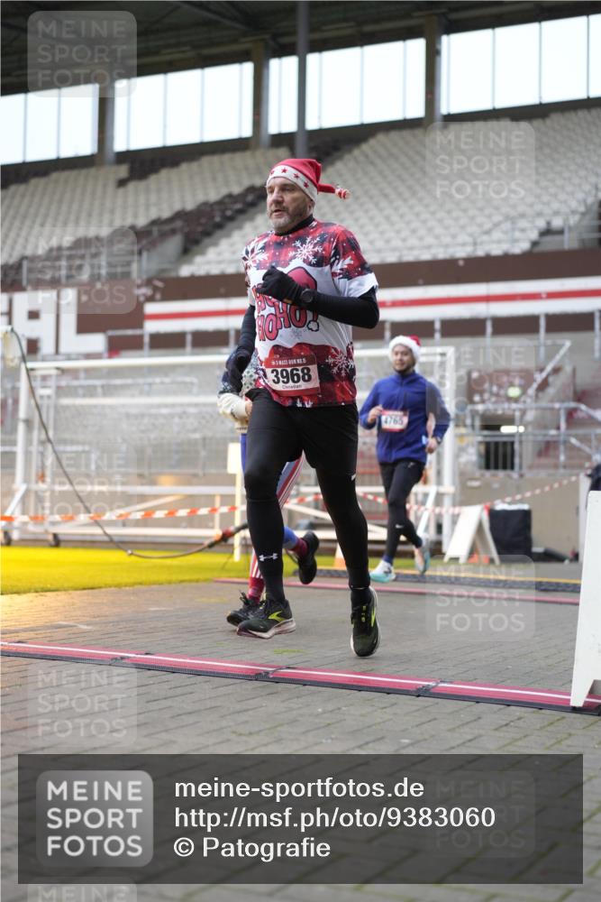 07.12.2025 - St. Pauli X-Mass-Run No. 15 Patografie http://msf.ph/oto/9383060 07.12.2025 10:23:50 Ziel 711, 1104, 2603, 2634, 3968, 4043, 4139, 4144, 4203, 4377, 4378, 4479, 4765 meine-sportfotos.de