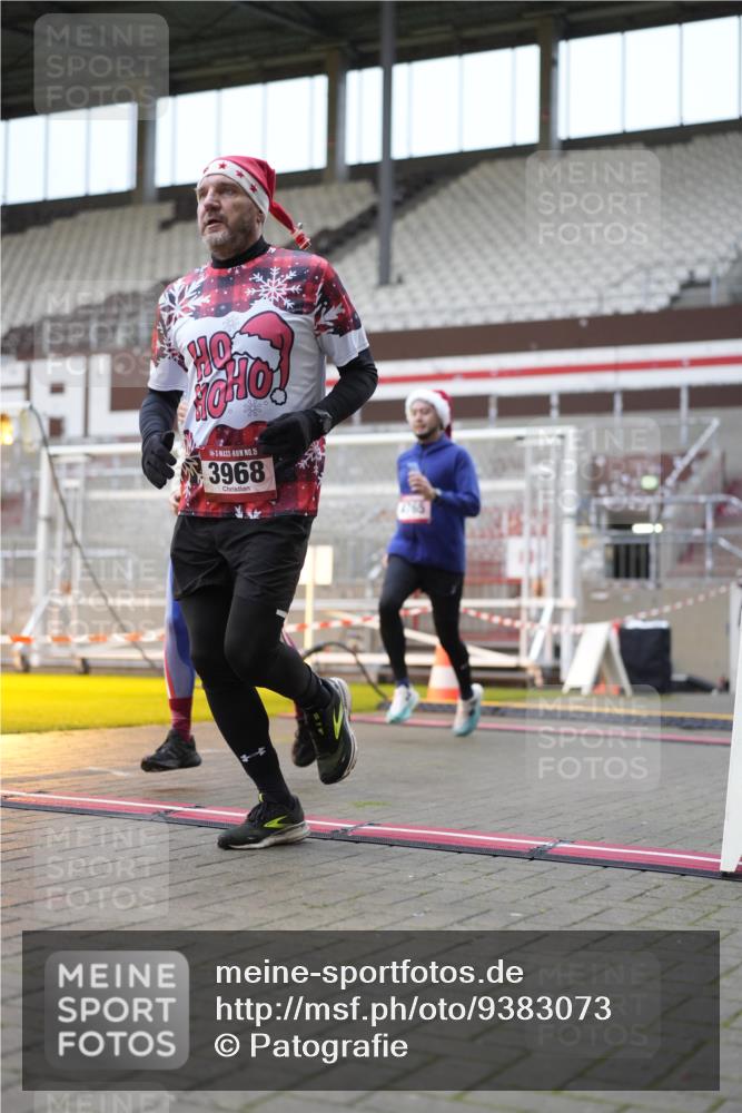 07.12.2025 - St. Pauli X-Mass-Run No. 15 Patografie http://msf.ph/oto/9383073 07.12.2025 10:23:50 Ziel 711, 1104, 2603, 2634, 3968, 4043, 4139, 4144, 4203, 4377, 4378, 4479, 4765 meine-sportfotos.de