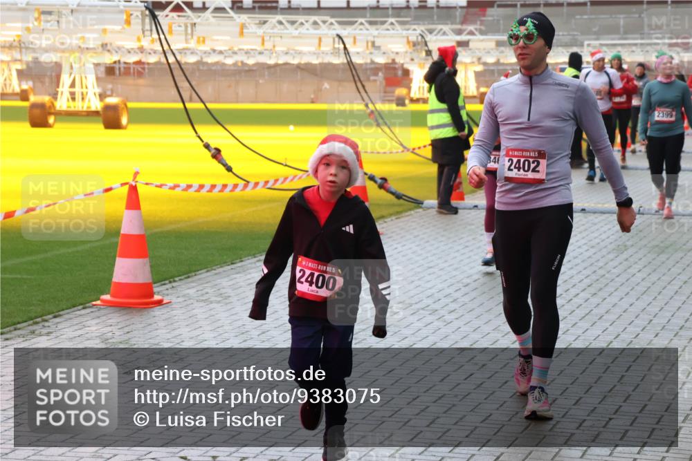 07.12.2025 - St. Pauli X-Mass-Run No. 15 Luisa Fischer http://msf.ph/oto/9383075 07.12.2025 11:25:04 Ziel 15, 2400, 846, 15, 2402, 2399, 672, 705, 1320, 1346, 1384, 1427, 1752, 1773, 2386, 2388, 2399, 2400, 2402, 2447, 2448, 2480, 2605, 2606, 2852, 2859, 2869, 2875, 2881, 3092, 3193, 3194, 3195, 3306, 3314, 4632 meine-sportfotos.de