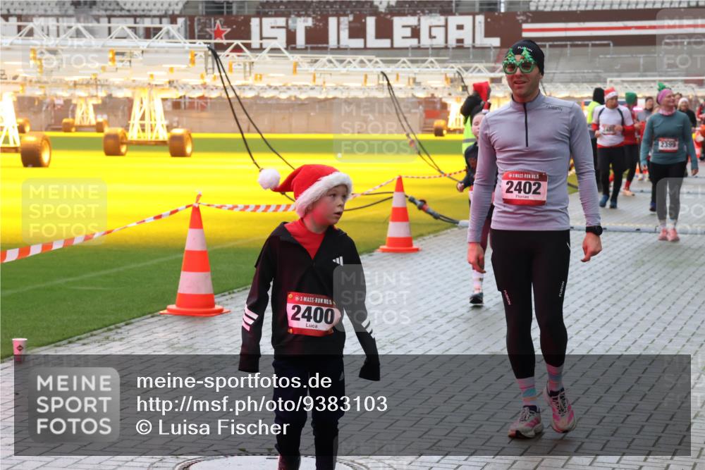 07.12.2025 - St. Pauli X-Mass-Run No. 15 Luisa Fischer http://msf.ph/oto/9383103 07.12.2025 11:25:05 Ziel 5, 2400, 15, 2402, 2399, 672, 705, 1320, 1346, 1384, 1427, 1752, 1773, 2386, 2388, 2399, 2400, 2402, 2447, 2448, 2480, 2605, 2606, 2852, 2859, 2869, 2875, 2881, 3092, 3193, 3194, 3195, 3306, 3314, 4632 meine-sportfotos.de
