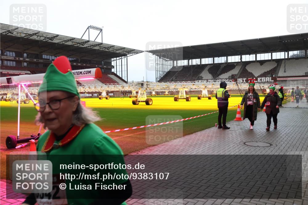 07.12.2025 - St. Pauli X-Mass-Run No. 15 Luisa Fischer http://msf.ph/oto/9383107 07.12.2025 10:51:53 Ziel 3342, 1, 275, 769, 1047, 1093, 1691, 2103, 2105, 2327, 2332, 2553, 2642, 2643, 2674, 2959, 3199, 3342, 4862 meine-sportfotos.de
