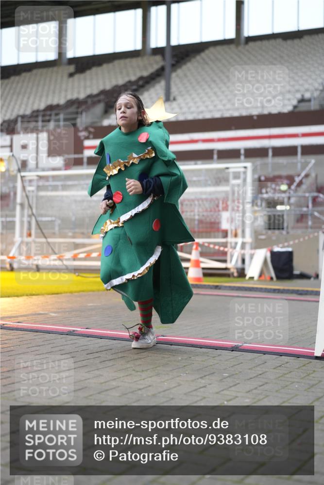 07.12.2025 - St. Pauli X-Mass-Run No. 15 Patografie http://msf.ph/oto/9383108 07.12.2025 10:23:54 Ziel 711, 1104, 2603, 2634, 3968, 4043, 4139, 4144, 4203, 4377, 4378, 4479, 4765 meine-sportfotos.de