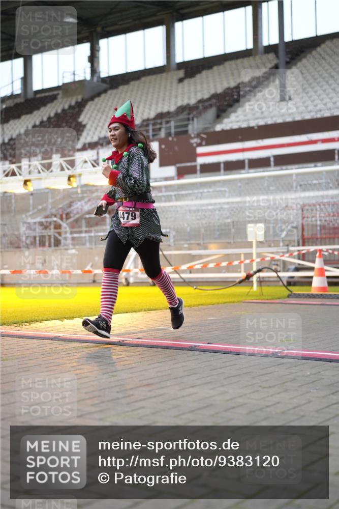 07.12.2025 - St. Pauli X-Mass-Run No. 15 Patografie http://msf.ph/oto/9383120 07.12.2025 10:23:55 Ziel 711, 2603, 2634, 3968, 4043, 4139, 4144, 4203, 4377, 4378, 4479, 4765 meine-sportfotos.de