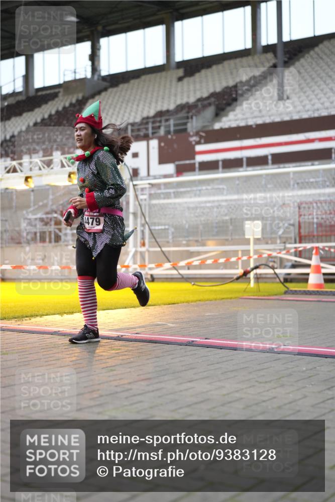 07.12.2025 - St. Pauli X-Mass-Run No. 15 Patografie http://msf.ph/oto/9383128 07.12.2025 10:23:55 Ziel 711, 2603, 2634, 3968, 4043, 4139, 4144, 4203, 4377, 4378, 4479, 4765 meine-sportfotos.de
