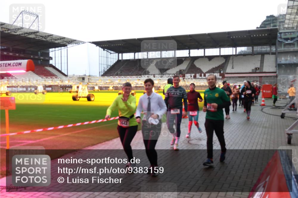 07.12.2025 - St. Pauli X-Mass-Run No. 15 Luisa Fischer http://msf.ph/oto/9383159 07.12.2025 10:52:09 Ziel 769, 1, 275, 328, 1047, 1964, 1982, 1984, 2103, 2105, 2165, 2287, 2289, 2327, 2332, 2553, 2592, 2593, 2607, 2642, 2643, 2674, 2836, 2837, 2959, 3223, 3228, 4550, 4862 meine-sportfotos.de