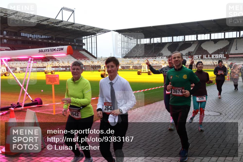 07.12.2025 - St. Pauli X-Mass-Run No. 15 Luisa Fischer http://msf.ph/oto/9383167 07.12.2025 10:52:10 Ziel 2642, 264, 5, 2674, 328, 23321, 2105, 275, 328, 1047, 1964, 1982, 1984, 2103, 2105, 2165, 2287, 2289, 2327, 2332, 2553, 2592, 2593, 2607, 2642, 2643, 2661, 2674, 2836, 2837, 2959, 3223, 3228, 4550, 4862 meine-sportfotos.de