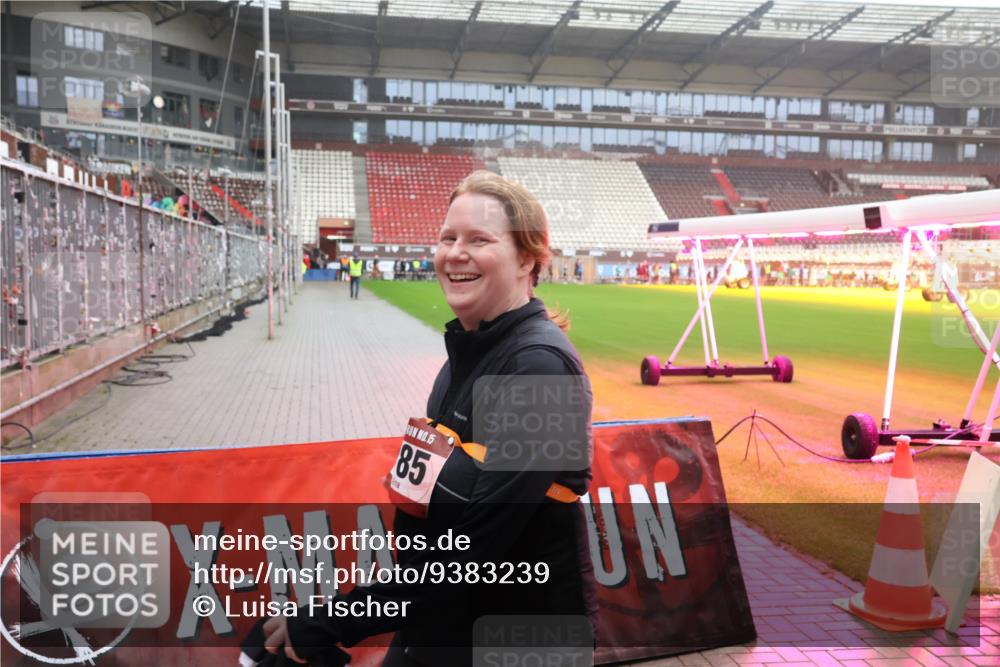 07.12.2025 - St. Pauli X-Mass-Run No. 15 Luisa Fischer http://msf.ph/oto/9383239 07.12.2025 10:13:30 Ziel 15, 85, 9, 18, 80, 938, 1044, 1062, 1126, 1220, 1397, 1733, 2687, 2711, 2712, 3040, 3428, 3514, 3551, 3557, 3588, 3589, 3799, 3834, 3836, 4081, 4082, 4083, 4487, 4664 meine-sportfotos.de