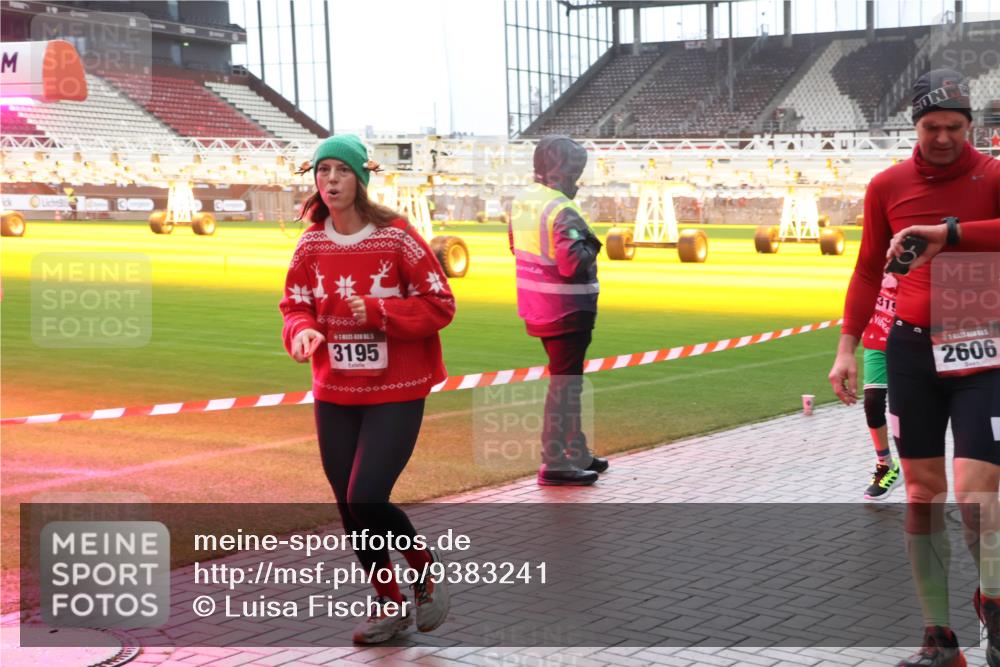 07.12.2025 - St. Pauli X-Mass-Run No. 15 Luisa Fischer http://msf.ph/oto/9383241 07.12.2025 11:25:33 Ziel 7, 1, 688888, 3195, 319, 2606, 470, 473, 705, 1346, 1384, 1427, 1527, 1544, 1752, 1855, 1858, 1961, 2151, 2193, 2244, 2447, 2859, 2869, 2981, 2990, 3126, 3193, 3195, 3290, 3296, 3301, 3306, 3314, 4101, 4632, 5003 meine-sportfotos.de