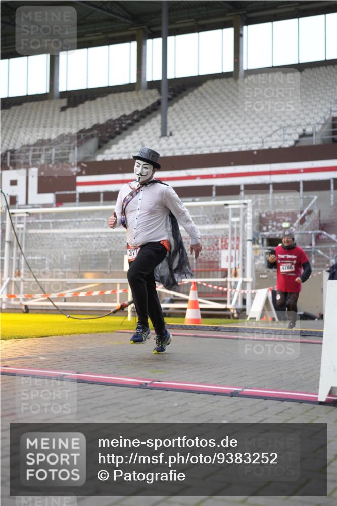 07.12.2025 - St. Pauli X-Mass-Run No. 15 Patografie http://msf.ph/oto/9383252 07.12.2025 10:24:22 Ziel 712, 1986, 2071, 4122, 4140, 4689, 4692, 4694 meine-sportfotos.de