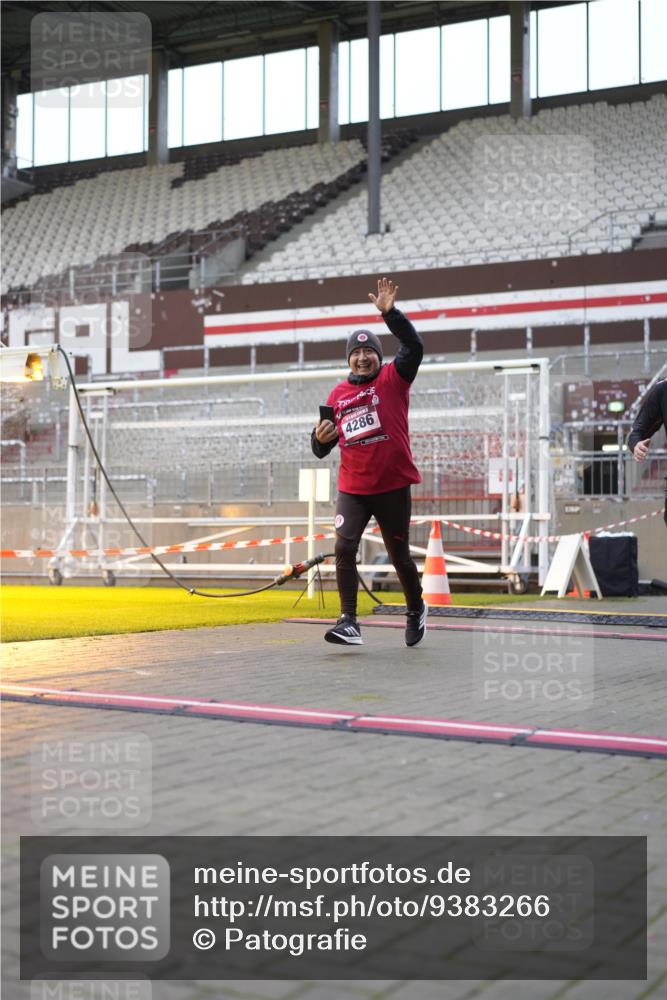 07.12.2025 - St. Pauli X-Mass-Run No. 15 Patografie http://msf.ph/oto/9383266 07.12.2025 10:24:24 Ziel 712, 1986, 2071, 4122, 4140, 4689, 4692, 4694, 4766, 4780 meine-sportfotos.de