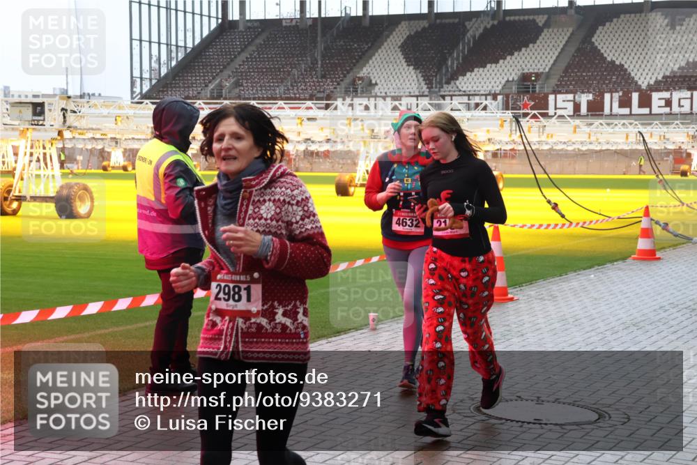 07.12.2025 - St. Pauli X-Mass-Run No. 15 Luisa Fischer http://msf.ph/oto/9383271 07.12.2025 11:25:38 Ziel 5, 2981, 0000, 4632, 1, 21, 470, 473, 705, 1384, 1427, 1527, 1544, 1855, 1858, 1961, 2151, 2193, 2244, 2447, 2859, 2869, 2981, 2990, 3126, 3193, 3290, 3296, 3301, 3306, 3314, 4101, 4632, 5003 meine-sportfotos.de
