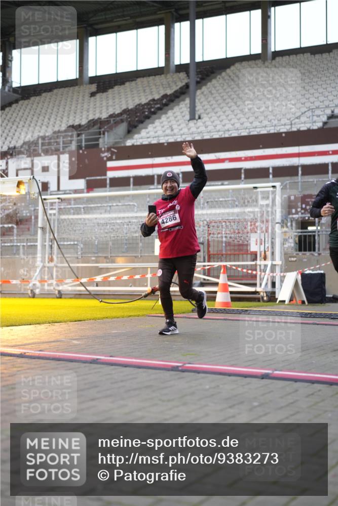 07.12.2025 - St. Pauli X-Mass-Run No. 15 Patografie http://msf.ph/oto/9383273 07.12.2025 10:24:24 Ziel 712, 1986, 2071, 4122, 4140, 4689, 4692, 4694, 4766, 4780 meine-sportfotos.de