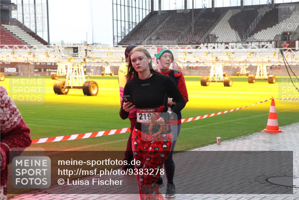 07.12.2025 - St. Pauli X-Mass-Run No. 15 Luisa Fischer http://msf.ph/oto/9383278 07.12.2025 11:25:39 Ziel 15, 219, 470, 473, 705, 1384, 1427, 1527, 1544, 1855, 1858, 1961, 2151, 2193, 2244, 2447, 2981, 2990, 3126, 3290, 3296, 3301, 3306, 3314, 4101, 4632, 5003 meine-sportfotos.de