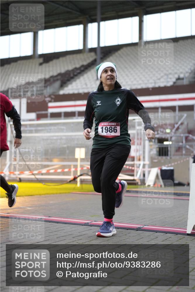 07.12.2025 - St. Pauli X-Mass-Run No. 15 Patografie http://msf.ph/oto/9383286 07.12.2025 10:24:25 Ziel 712, 1986, 2071, 4122, 4140, 4689, 4692, 4694, 4766, 4780 meine-sportfotos.de