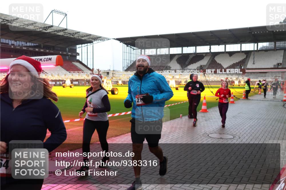 07.12.2025 - St. Pauli X-Mass-Run No. 15 Luisa Fischer http://msf.ph/oto/9383316 07.12.2025 10:52:30 Ziel 0, 5, 64, 21, 459, 27, 275, 328, 499, 506, 654, 931, 1098, 1964, 1982, 1984, 2103, 2105, 2165, 2287, 2289, 2327, 2332, 2553, 2592, 2593, 2607, 2661, 2836, 2837, 3223, 3228, 4550, 4797, 4862, 4864, 4865, 4866, 4879, 4880, 4882 meine-sportfotos.de