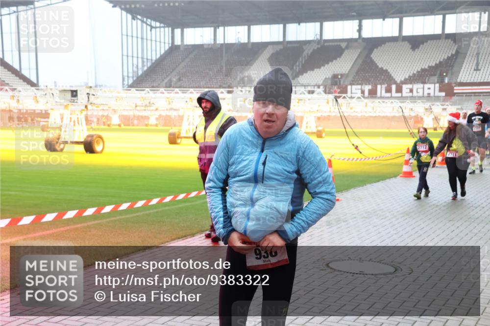 07.12.2025 - St. Pauli X-Mass-Run No. 15 Luisa Fischer http://msf.ph/oto/9383322 07.12.2025 10:13:37 Ziel 936, 2712, 2, 11, 9, 18, 80, 938, 1044, 1062, 1126, 1220, 1397, 1733, 2687, 2711, 2712, 3040, 3551, 3557, 3588, 3589, 4081, 4082, 4083, 4487, 4664 meine-sportfotos.de