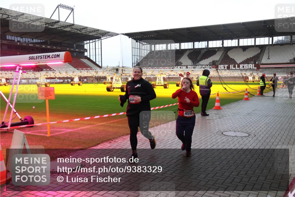 07.12.2025 - St. Pauli X-Mass-Run No. 15 Luisa Fischer http://msf.ph/oto/9383329 07.12.2025 10:52:32 Ziel 4550, 27, 275, 328, 499, 506, 654, 931, 1098, 1964, 1982, 1984, 2165, 2287, 2289, 2553, 2592, 2593, 2607, 2661, 2836, 2837, 3223, 3228, 4550, 4797, 4862, 4864, 4865, 4866, 4879, 4880, 4882 meine-sportfotos.de