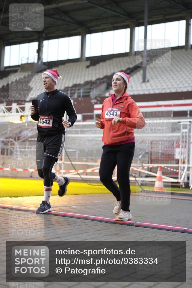 07.12.2025 - St. Pauli X-Mass-Run No. 15 Patografie http://msf.ph/oto/9383334 07.12.2025 10:24:33 Ziel 1986, 2071, 4136, 4155, 4541, 4542, 4766, 4780 meine-sportfotos.de