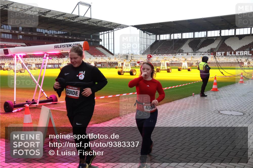 07.12.2025 - St. Pauli X-Mass-Run No. 15 Luisa Fischer http://msf.ph/oto/9383337 07.12.2025 10:52:33 Ziel 4550, 27, 275, 328, 499, 506, 654, 931, 1098, 1964, 1982, 1984, 2165, 2287, 2289, 2553, 2592, 2593, 2607, 2661, 2836, 2837, 3223, 3228, 4550, 4797, 4862, 4864, 4865, 4866, 4879, 4880, 4882 meine-sportfotos.de