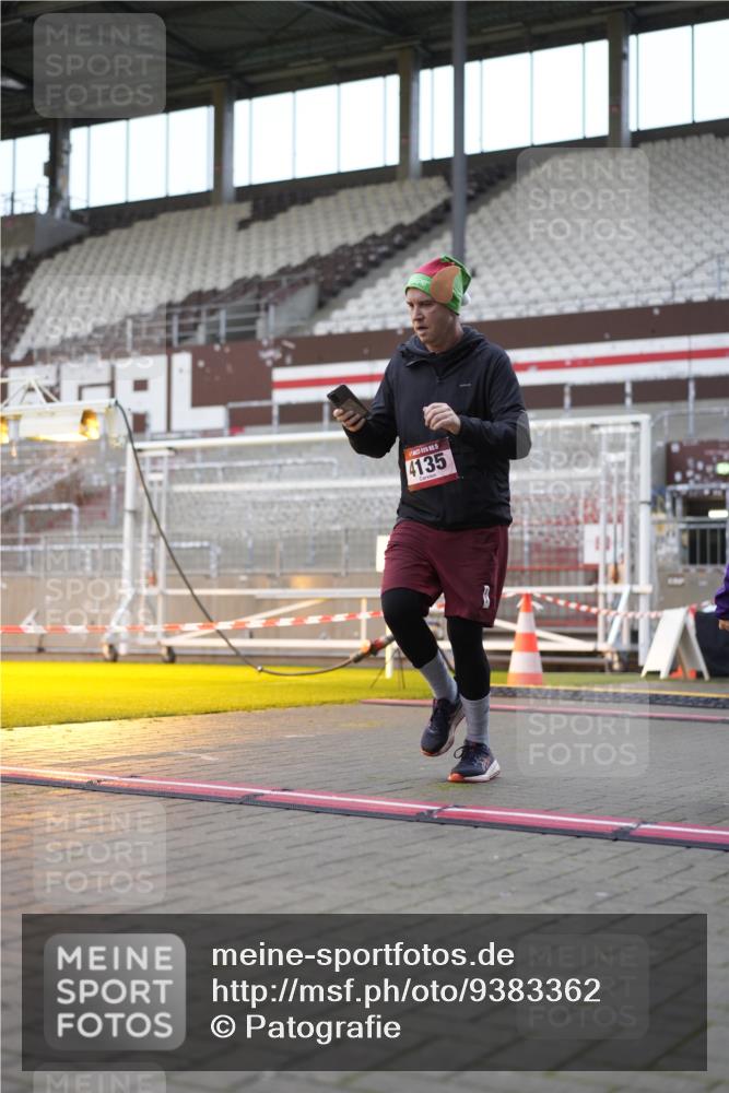 07.12.2025 - St. Pauli X-Mass-Run No. 15 Patografie http://msf.ph/oto/9383362 07.12.2025 10:24:40 Ziel 915, 974, 1986, 3152, 4078, 4079, 4091, 4092, 4135, 4136, 4155, 4177, 4496, 4497, 4530, 4541, 4542, 4766, 4780 meine-sportfotos.de