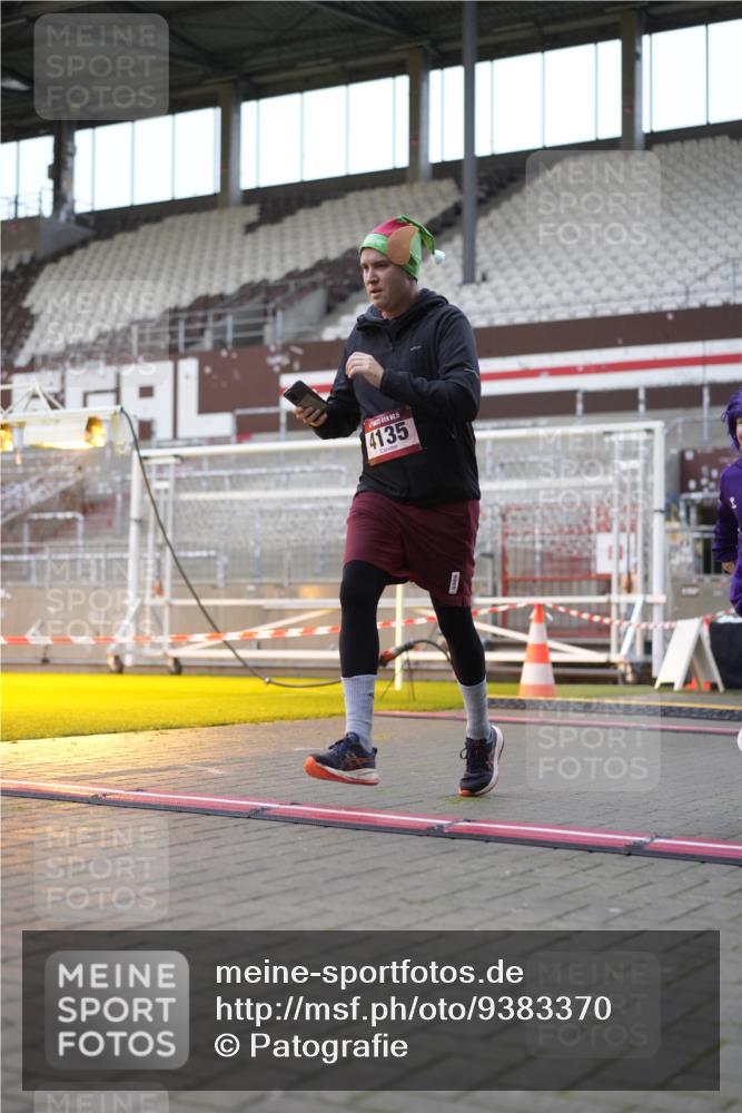 07.12.2025 - St. Pauli X-Mass-Run No. 15 Patografie http://msf.ph/oto/9383370 07.12.2025 10:24:40 Ziel 915, 974, 1986, 3152, 4078, 4079, 4091, 4092, 4135, 4136, 4155, 4177, 4496, 4497, 4530, 4541, 4542, 4766, 4780 meine-sportfotos.de