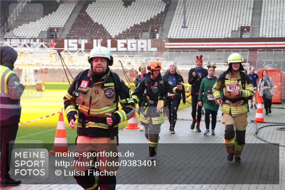 07.12.2025 - St. Pauli X-Mass-Run No. 15 Luisa Fischer http://msf.ph/oto/9383401 07.12.2025 10:52:49 Ziel 5, 198, 40, 4866, 931, 27, 499, 506, 654, 931, 1098, 1305, 2287, 2289, 2592, 2661, 4550, 4797, 4864, 4865, 4866, 4879, 4880, 4882 meine-sportfotos.de