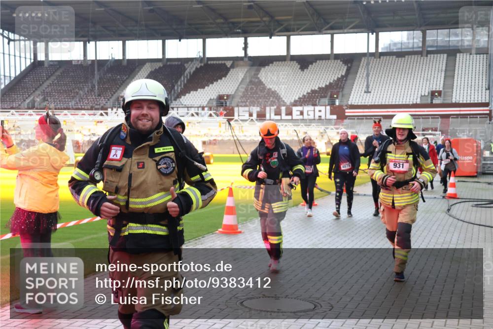 07.12.2025 - St. Pauli X-Mass-Run No. 15 Luisa Fischer http://msf.ph/oto/9383412 07.12.2025 10:52:50 Ziel 365, 4879, 931, 27, 499, 506, 654, 931, 1098, 1305, 2287, 2289, 2592, 2661, 4550, 4797, 4864, 4865, 4866, 4879, 4880, 4882 meine-sportfotos.de