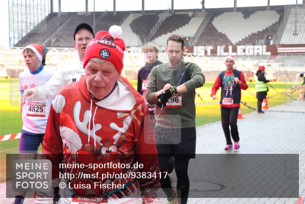 07.12.2025 - St. Pauli X-Mass-Run No. 15 Luisa Fischer http://msf.ph/oto/9383417 07.12.2025 11:25:58 Ziel 4825, 15, 96, 2498, 1334, 1339, 1379, 1388, 1527, 1544, 1593, 1672, 1961, 2151, 2193, 2244, 2498, 2981, 2990, 3126, 3290, 3296, 3301, 4101, 4654, 4825, 5003 meine-sportfotos.de