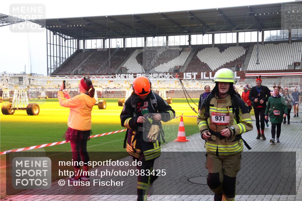 07.12.2025 - St. Pauli X-Mass-Run No. 15 Luisa Fischer http://msf.ph/oto/9383425 07.12.2025 10:52:52 Ziel 1, 931, 4866, 27, 499, 506, 654, 931, 1098, 1305, 2287, 2289, 2592, 2661, 4550, 4797, 4864, 4865, 4866, 4879, 4880, 4882 meine-sportfotos.de