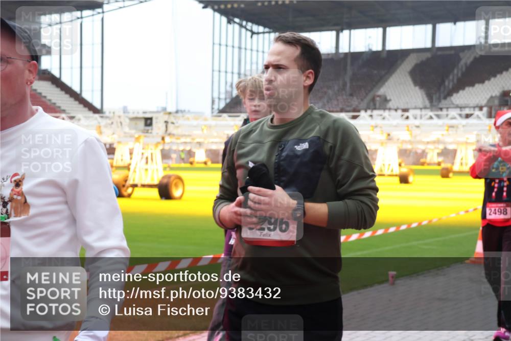 07.12.2025 - St. Pauli X-Mass-Run No. 15 Luisa Fischer http://msf.ph/oto/9383432 07.12.2025 11:26:00 Ziel 96, 2498, 1334, 1339, 1379, 1388, 1527, 1544, 1593, 1672, 1961, 2151, 2193, 2244, 2498, 3050, 3051, 3126, 3290, 3296, 3301, 4101, 4654, 4825, 5003 meine-sportfotos.de
