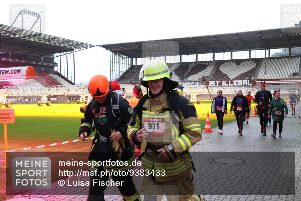 07.12.2025 - St. Pauli X-Mass-Run No. 15 Luisa Fischer http://msf.ph/oto/9383433 07.12.2025 10:52:53 Ziel 15, 931, 1, 4865, 4879, 4866, 27, 499, 506, 654, 931, 1098, 1305, 2287, 2289, 2592, 2661, 4797, 4864, 4865, 4866, 4879, 4880, 4882 meine-sportfotos.de