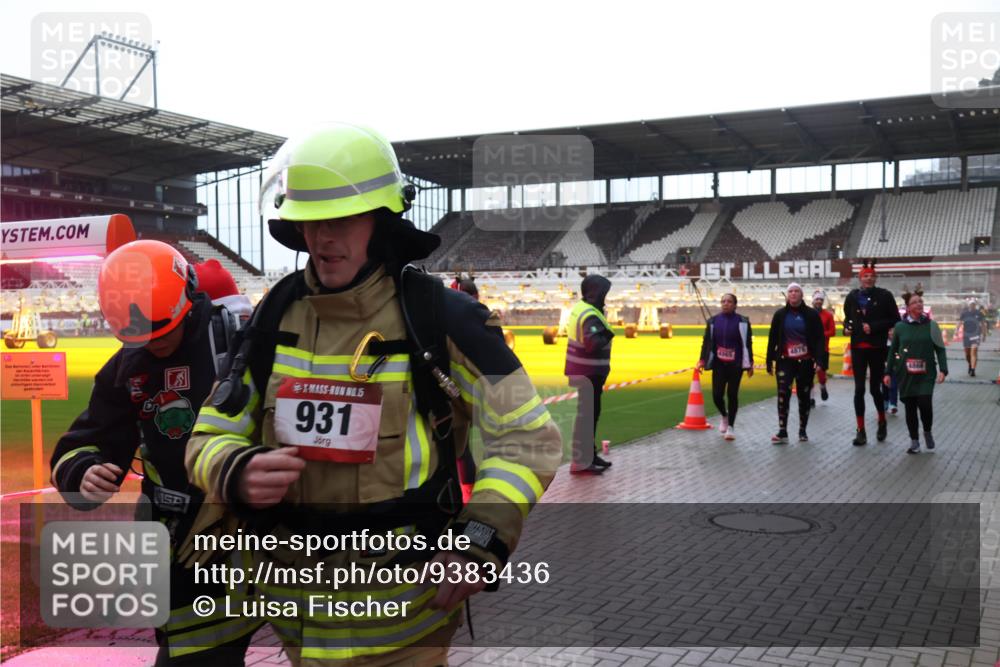 07.12.2025 - St. Pauli X-Mass-Run No. 15 Luisa Fischer http://msf.ph/oto/9383436 07.12.2025 10:52:53 Ziel 15, 931, 4865, 4879, 4866, 27, 499, 506, 654, 931, 1098, 1305, 2287, 2289, 2592, 2661, 4797, 4864, 4865, 4866, 4879, 4880, 4882 meine-sportfotos.de