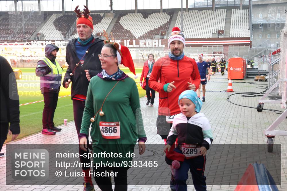 07.12.2025 - St. Pauli X-Mass-Run No. 15 Luisa Fischer http://msf.ph/oto/9383465 07.12.2025 10:52:58 Ziel 5, 4866, 488, 1300, 2289, 27, 176, 262, 499, 506, 654, 931, 1098, 1305, 2661, 4797, 4859, 4864, 4865, 4866, 4879, 4880, 4882 meine-sportfotos.de