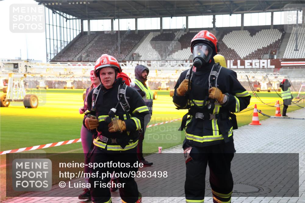 07.12.2025 - St. Pauli X-Mass-Run No. 15 Luisa Fischer http://msf.ph/oto/9383498 07.12.2025 10:53:15 Ziel 176, 262, 500, 504, 507, 510, 1305, 1684, 2673, 4859, 4882 meine-sportfotos.de