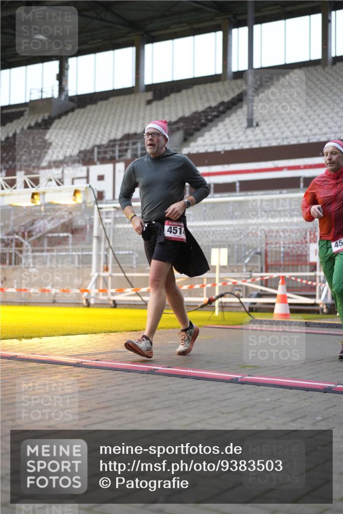 07.12.2025 - St. Pauli X-Mass-Run No. 15 Patografie http://msf.ph/oto/9383503 07.12.2025 10:24:54 Ziel 915, 974, 3152, 4078, 4079, 4091, 4092, 4135, 4177, 4431, 4474, 4496, 4497, 4513, 4514, 4530, 4846 meine-sportfotos.de