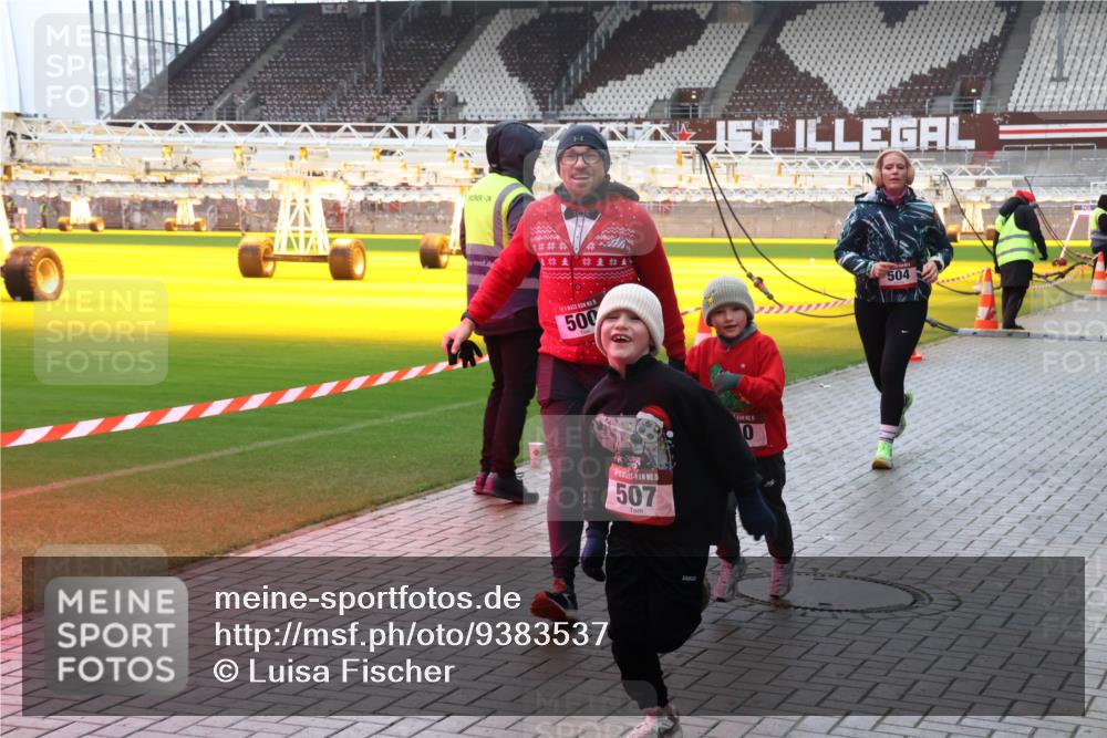 07.12.2025 - St. Pauli X-Mass-Run No. 15 Luisa Fischer http://msf.ph/oto/9383537 07.12.2025 10:53:32 Ziel 500, 15, 507, 5, 0, 504, 176, 262, 500, 504, 507, 510, 546, 1305, 1684, 2673, 3128, 4859 meine-sportfotos.de