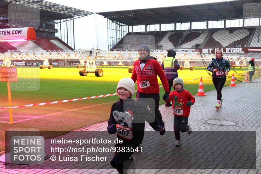 07.12.2025 - St. Pauli X-Mass-Run No. 15 Luisa Fischer http://msf.ph/oto/9383541 07.12.2025 10:53:33 Ziel 15, 507, 500, 510, 504, 176, 262, 500, 504, 507, 510, 546, 1305, 1684, 2673, 3128, 4859 meine-sportfotos.de