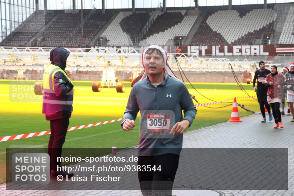 07.12.2025 - St. Pauli X-Mass-Run No. 15 Luisa Fischer http://msf.ph/oto/9383544 07.12.2025 11:26:21 Ziel 106, 3050, 2055, 3068, 674, 678, 1079, 1334, 1339, 1344, 1356, 1379, 1388, 1593, 1672, 1673, 2055, 2088, 2145, 2161, 2166, 2198, 2255, 2265, 2498, 2786, 2795, 3050, 3051, 3068, 3070, 3094, 3257, 3260, 3261, 3607, 4654, 4825 meine-sportfotos.de
