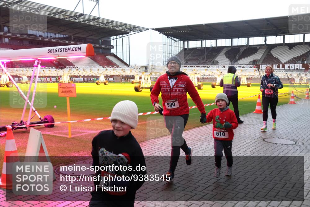 07.12.2025 - St. Pauli X-Mass-Run No. 15 Luisa Fischer http://msf.ph/oto/9383545 07.12.2025 10:53:33 Ziel 50, 500, 510, 504, 176, 262, 500, 504, 507, 510, 546, 1305, 1684, 2673, 3128, 4859 meine-sportfotos.de