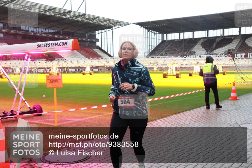 07.12.2025 - St. Pauli X-Mass-Run No. 15 Luisa Fischer http://msf.ph/oto/9383558 07.12.2025 10:53:35 Ziel 1, 15, 504, 176, 262, 500, 504, 507, 510, 546, 1305, 1684, 2673, 3128, 4859 meine-sportfotos.de