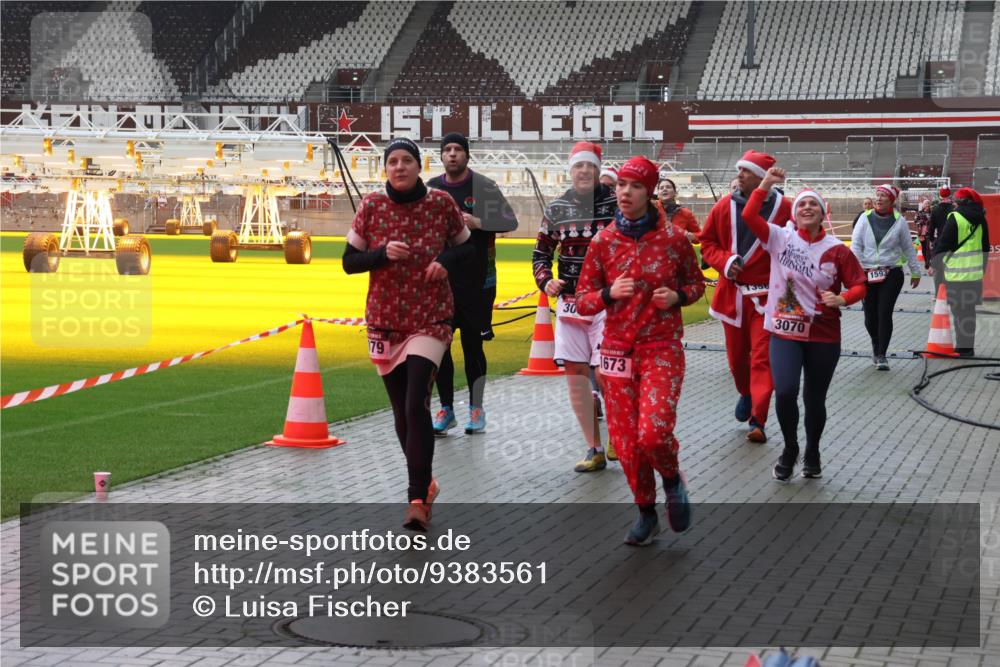 07.12.2025 - St. Pauli X-Mass-Run No. 15 Luisa Fischer http://msf.ph/oto/9383561 07.12.2025 11:26:24 Ziel 79, 1356, 30, 1673, 3070, 1593, 674, 678, 1079, 1334, 1339, 1344, 1345, 1356, 1379, 1388, 1593, 1672, 1673, 2055, 2059, 2063, 2066, 2088, 2145, 2161, 2166, 2198, 2255, 2265, 2498, 2786, 2795, 3050, 3051, 3068, 3070, 3094, 3257, 3258, 3260, 3261, 3607, 4654, 4825 meine-sportfotos.de