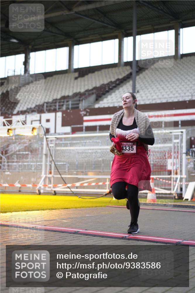 07.12.2025 - St. Pauli X-Mass-Run No. 15 Patografie http://msf.ph/oto/9383586 07.12.2025 10:25:05 Ziel 1012, 1977, 1987, 1995, 3962, 4335, 4431, 4474, 4513, 4514, 4846 meine-sportfotos.de