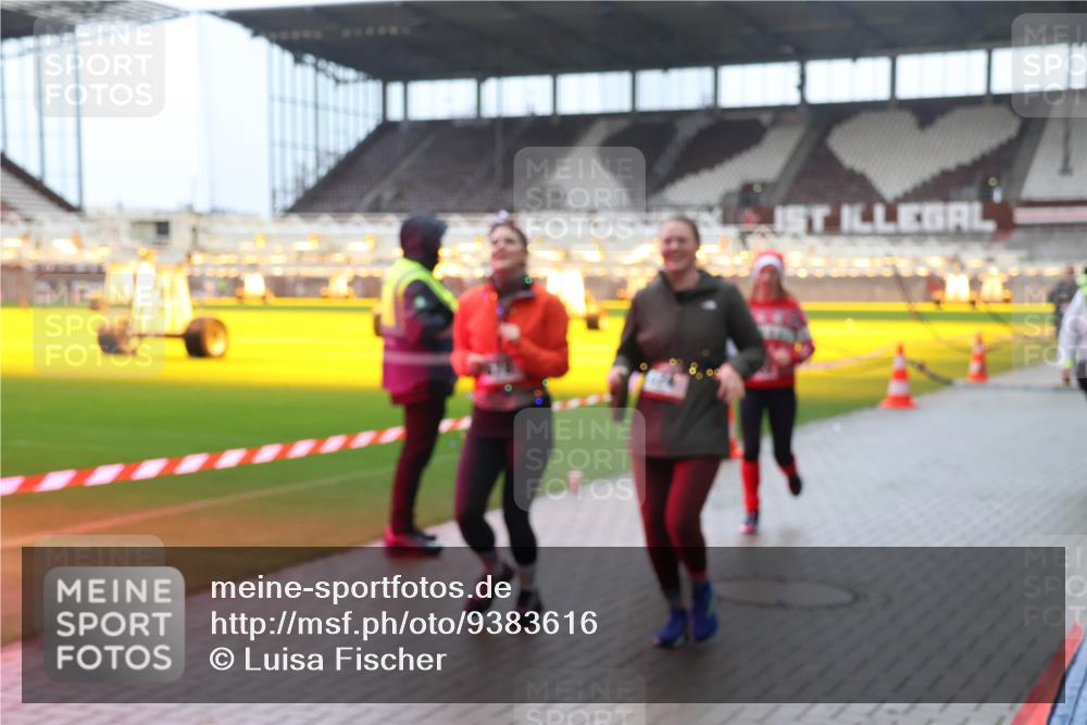 07.12.2025 - St. Pauli X-Mass-Run No. 15 Luisa Fischer http://msf.ph/oto/9383616 07.12.2025 11:26:30 Ziel 610, 624, 674, 678, 1079, 1334, 1339, 1344, 1345, 1356, 1379, 1388, 1498, 1501, 1593, 1632, 1672, 1673, 2055, 2059, 2063, 2066, 2069, 2074, 2088, 2124, 2145, 2161, 2166, 2198, 2255, 2257, 2260, 2265, 2637, 2786, 2795, 3050, 3051, 3068, 3070, 3094, 3217, 3257, 3258, 3260, 3261, 3607, 4654 meine-sportfotos.de